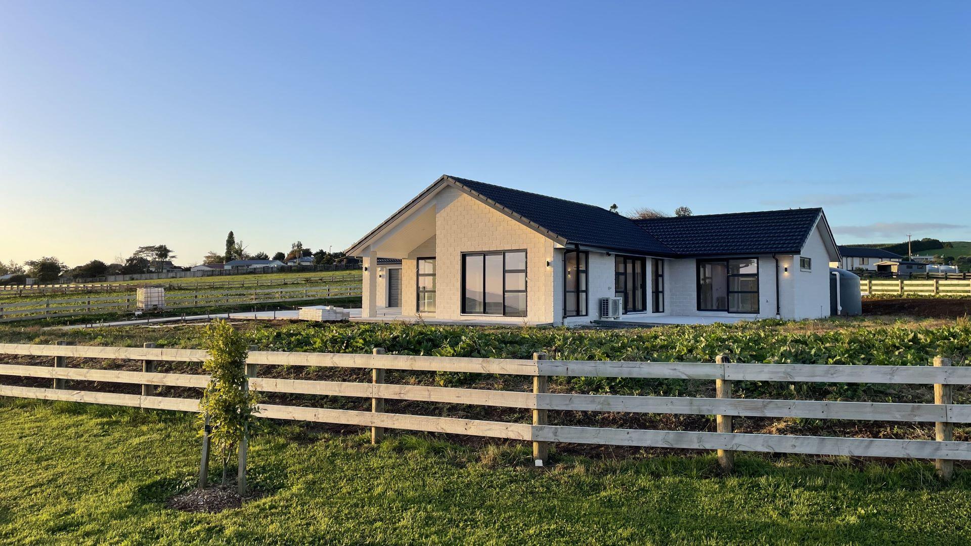 Lifestyle Living in Onewhero - almost complete image, index 1