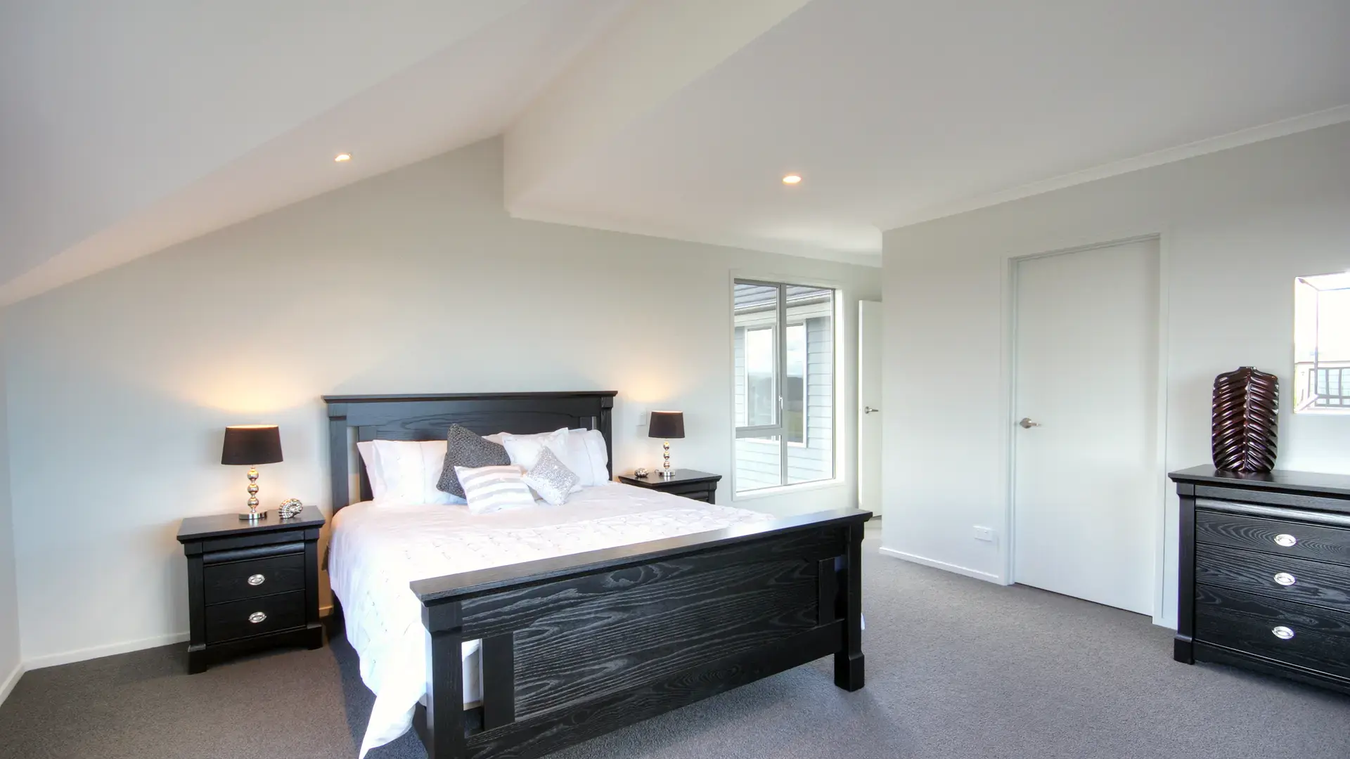 06-Karaka-Showhome-022-Bed1