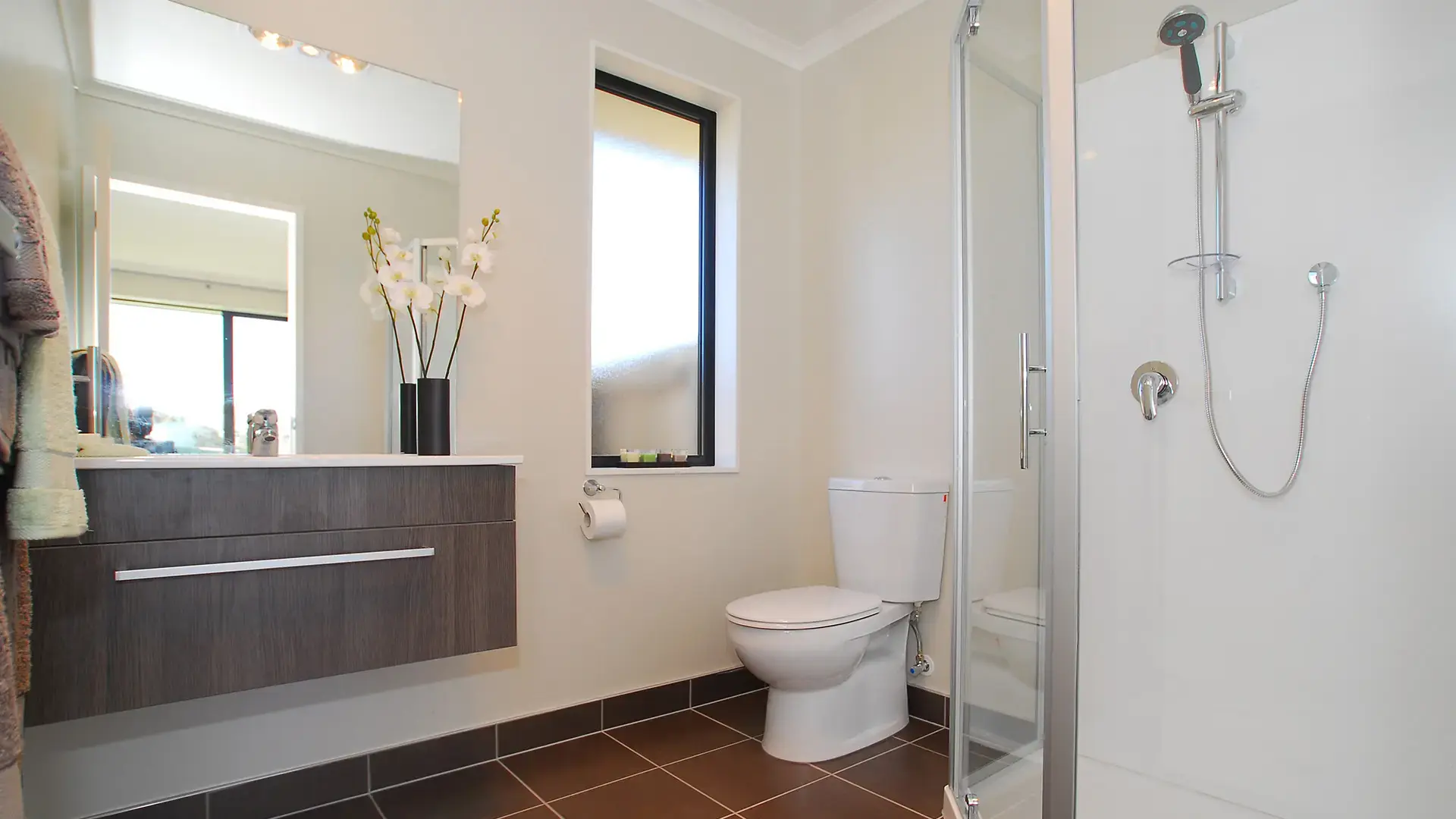 11-73-Westgate-Drive-Ensuite