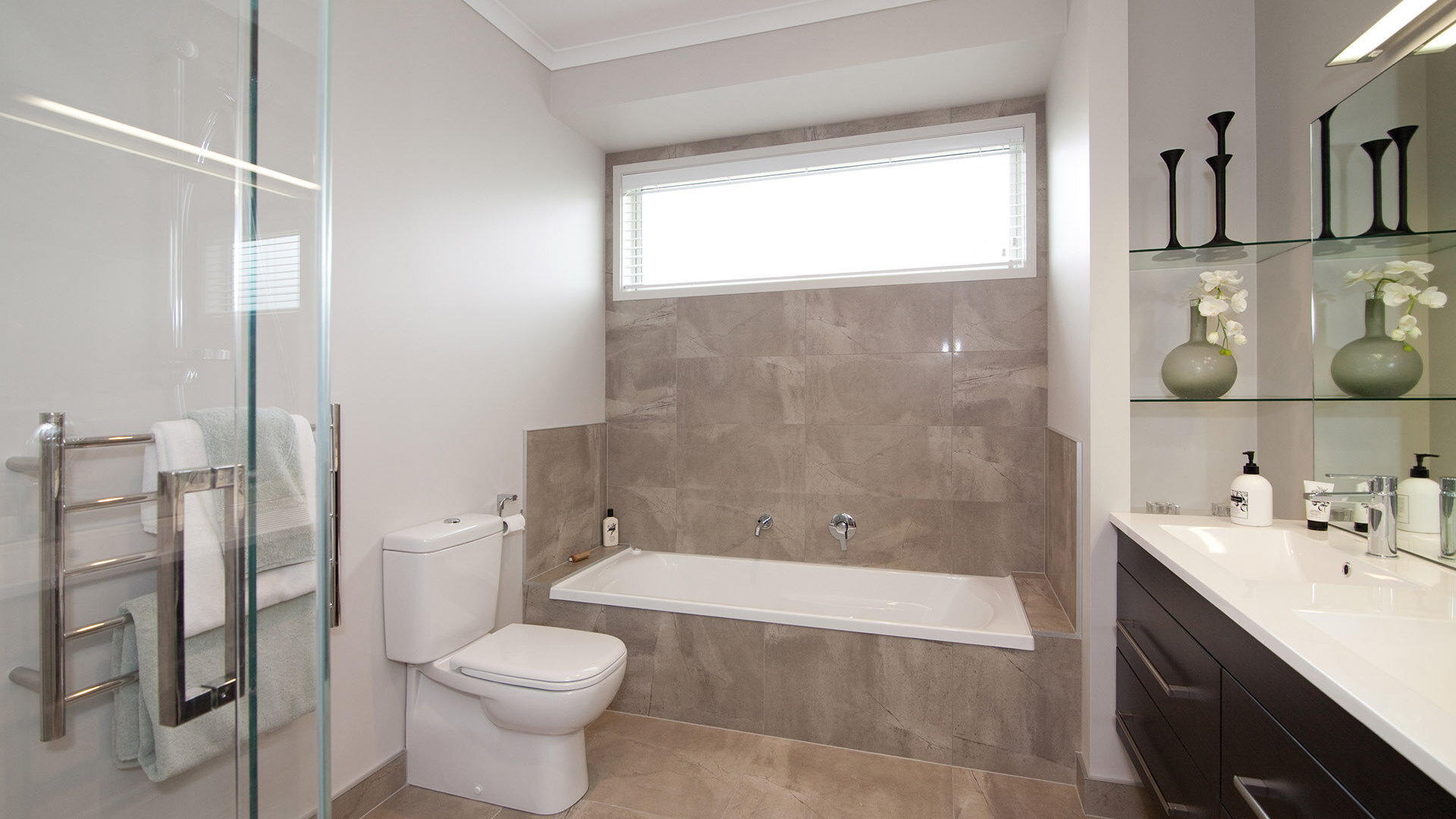 14-55-Ridgedale-Rd-4422-Bathroom