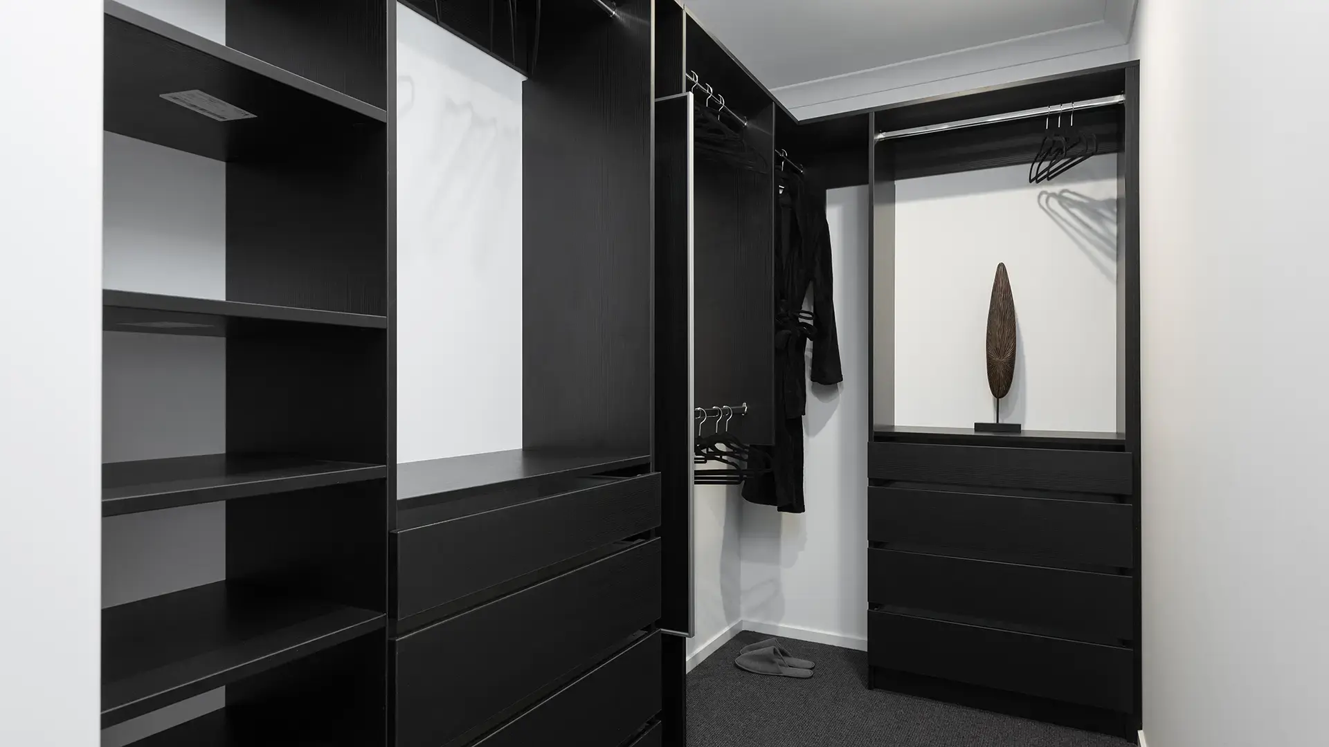 6-Hoiho-Place-Wardrobe